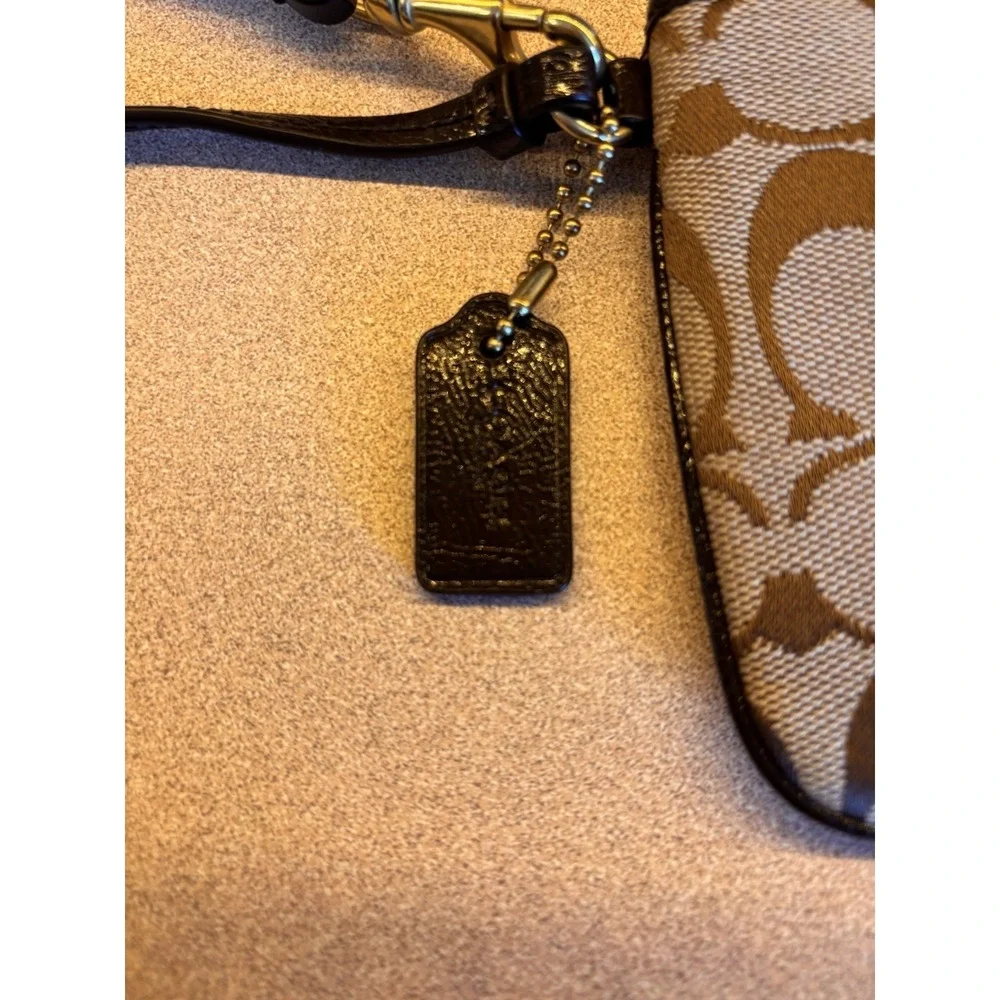 Coach Signature 